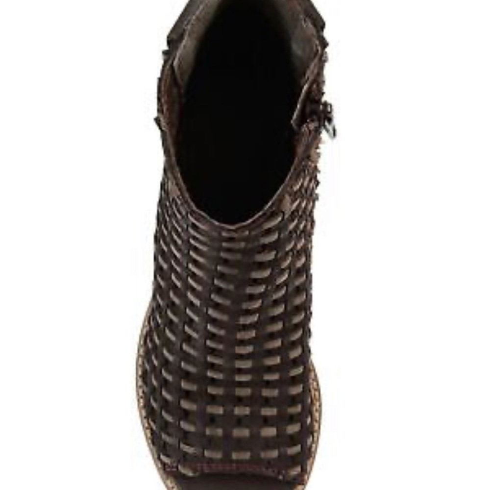 Journee Signature Devine Women's Peep Toe Leather Ankle Boots - Picture 3 of 14